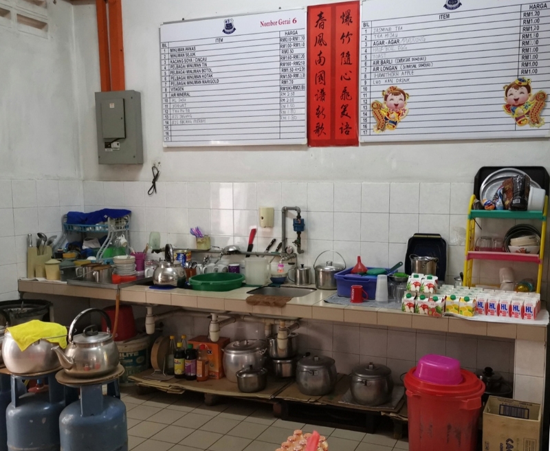曾紫芬平日烧水和清洗餐具的地方。
