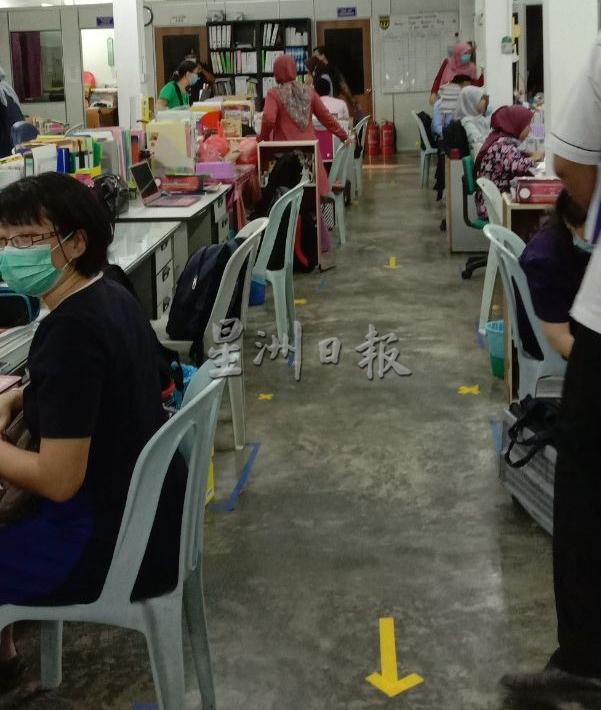 校园所有地方都需要保持人身安全，老师办公室也不例外。