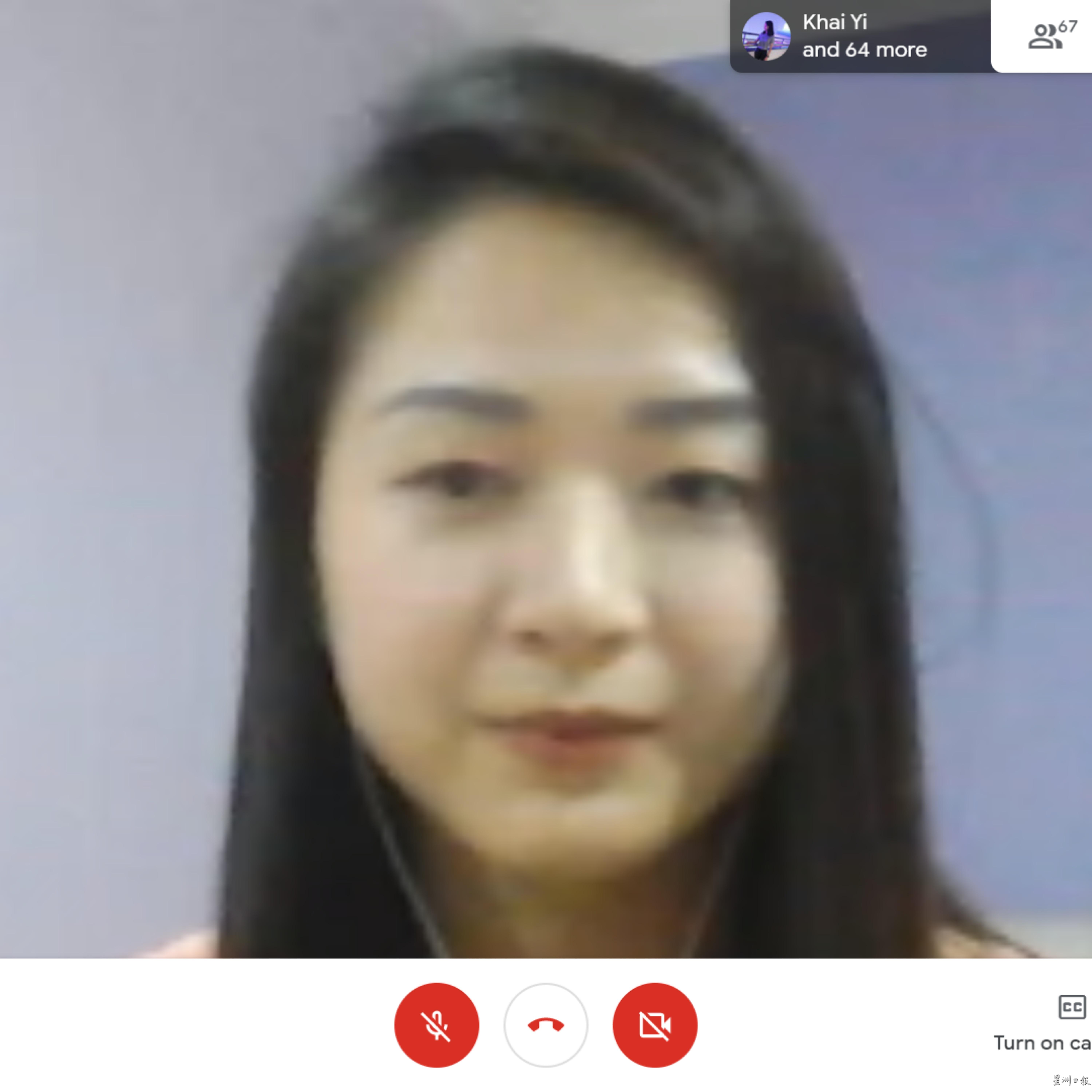 林晓倩为学记讲解主播技巧。