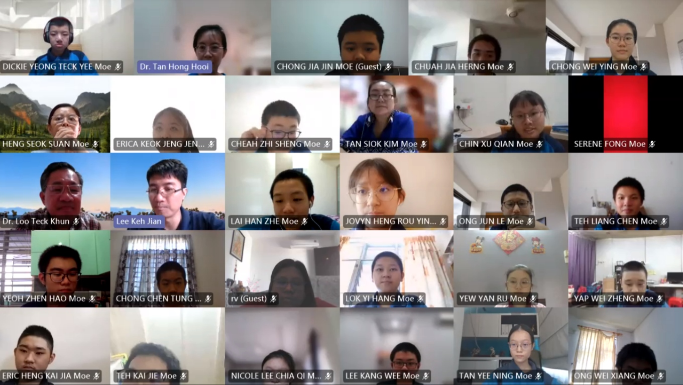 学长们与主讲人在工作坊结束后大合照。