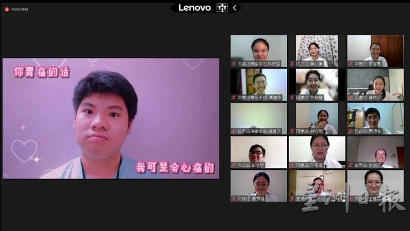 在届学记表示了对同届的“关爱”，让现场被“粉色气氛”包围！