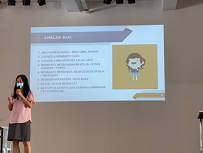 钱秀芳提醒学生，在面对校园霸凌时，勿企图自行解决，因寻求校方介入。