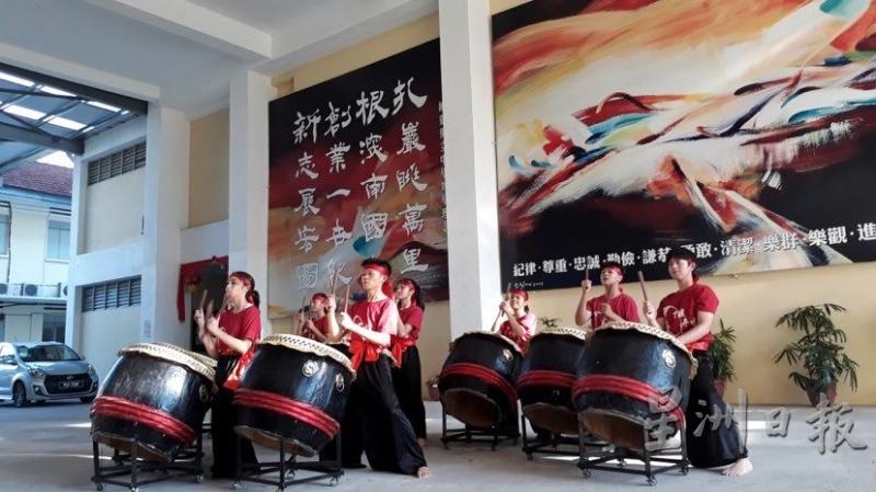 二十节令鼓队需要更多的实体练习，以便及时纠正团员的动作和节奏。