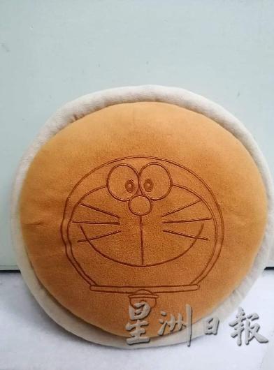 “蓝胖子”最爱的食物之铜锣烧毛绒玩具，是不是一样的圆滚滚！
