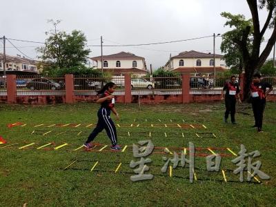 跳梯子是全场认证最轻松简单的关卡！