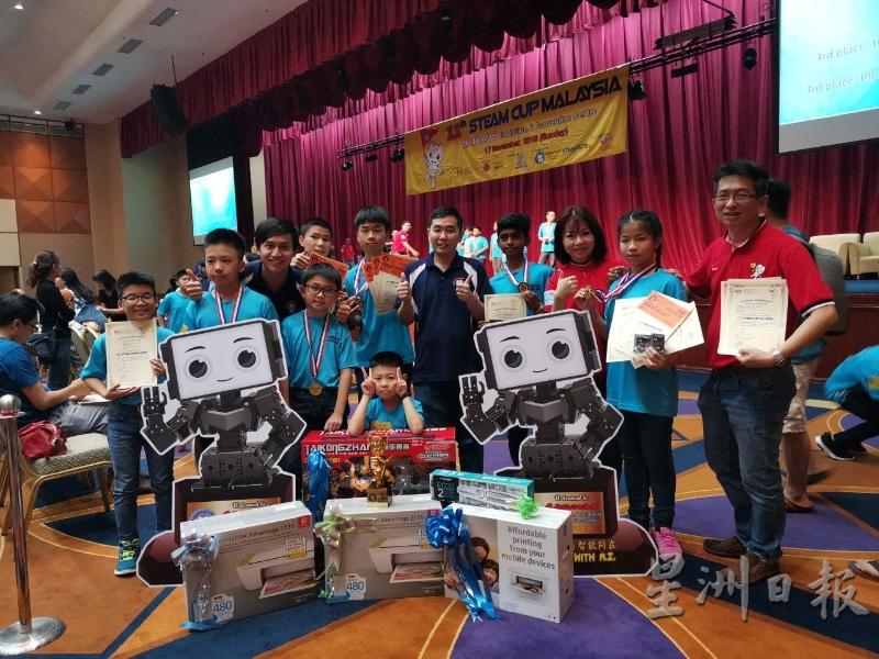 Robokidz Centre学生参与不少比赛并获奖。