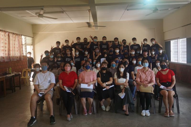 家长日可让家长更了解孩子在校园的生活，图为出席者合照。