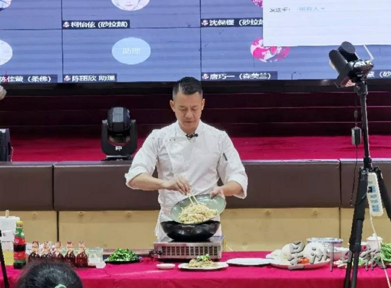 叶老师下粿条。