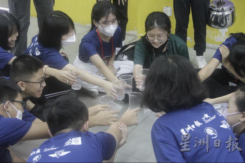 学记队常举办活动，让中学生一同学习和成长。